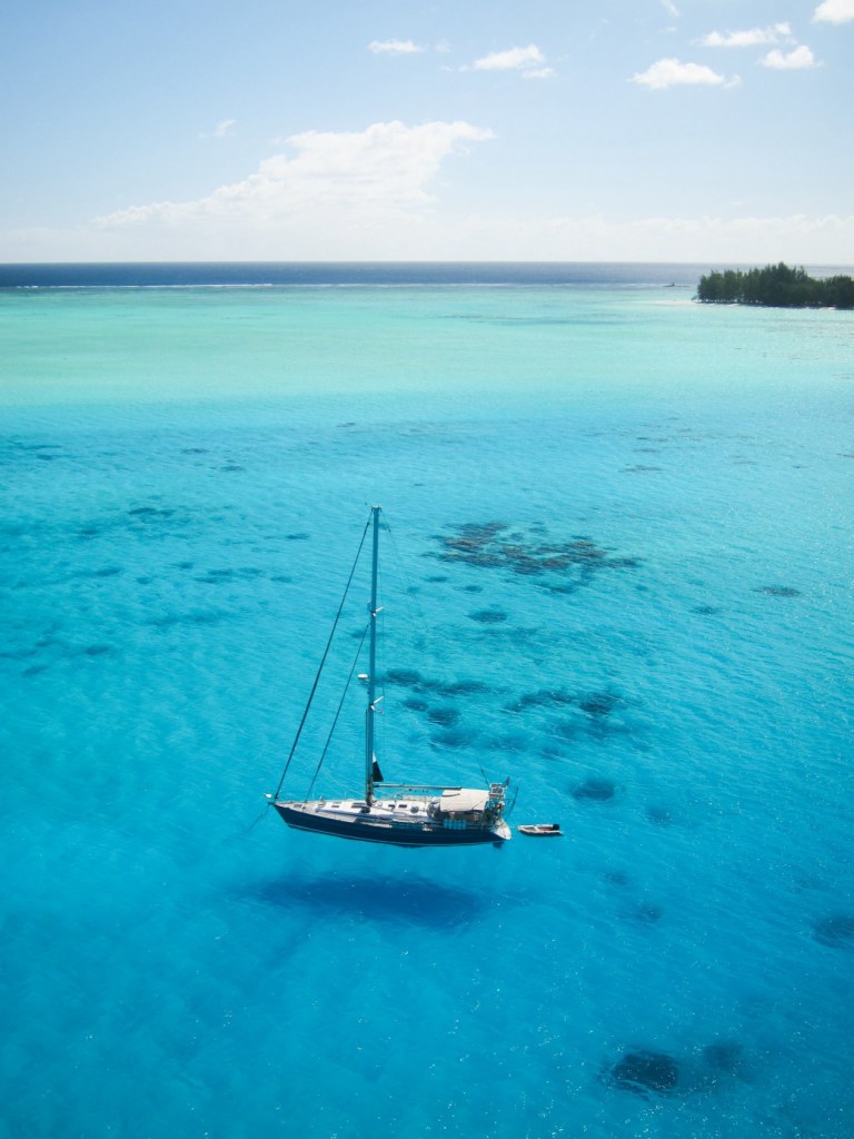 Sänna - Anchored in Bora Bora